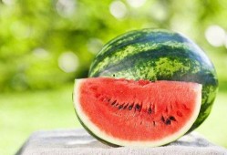 夏晚吃瓜,一场别开生面的晚宴体验