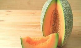 吃哈密瓜增加湿气吗,甜蜜解渴，湿气增加需注意