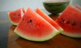 吃哈密瓜增加湿气吗,甜蜜解渴，湿气增加需注意