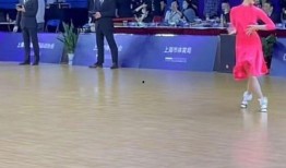 吃瓜的美女舞蹈,美女演绎吃瓜乐趣