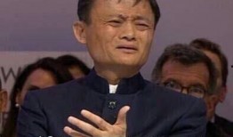 国人吃瓜群众搞笑,揭秘国人搞笑吃瓜瞬间