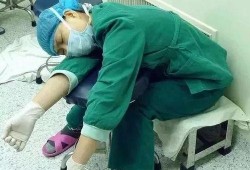 女护士吃瓜视频,瓜田里的“白衣天使”