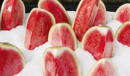 冰冻水果吃瓜,尽享冰冻水果的清凉美味